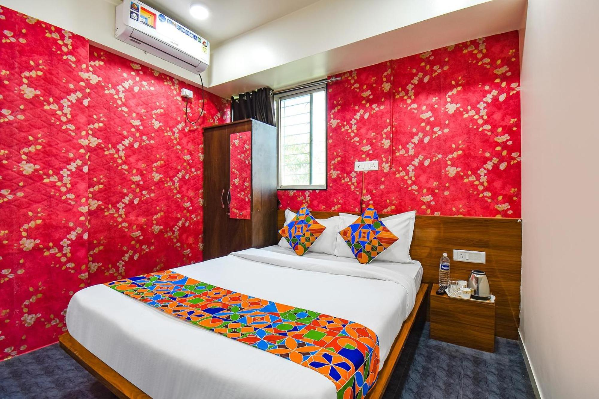 Fabhotel Skylight Studio Rooms - Nr Mcf Camp ปูเน่ ภายนอก รูปภาพ