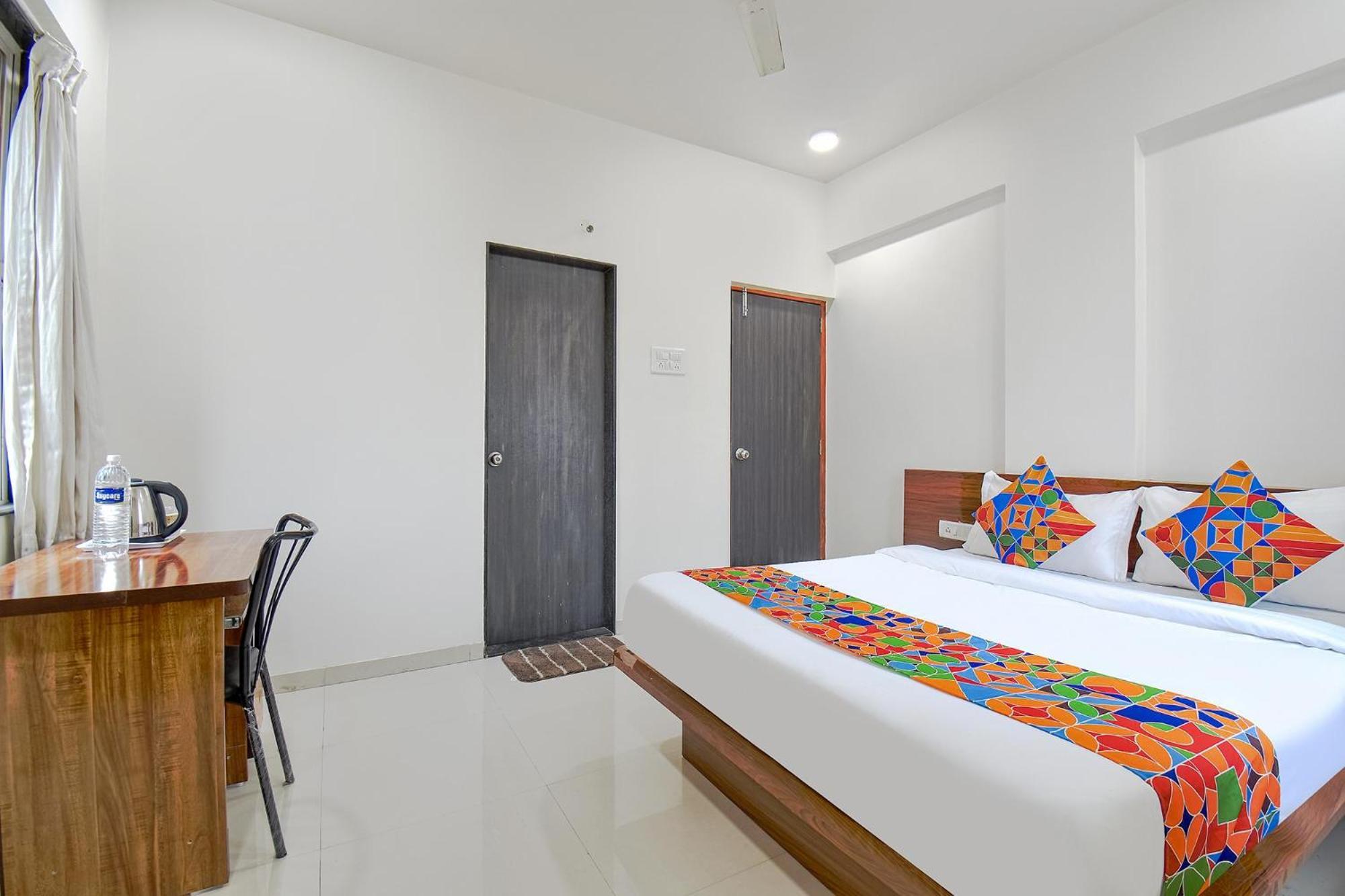 Fabhotel Skylight Studio Rooms - Nr Mcf Camp ปูเน่ ภายนอก รูปภาพ