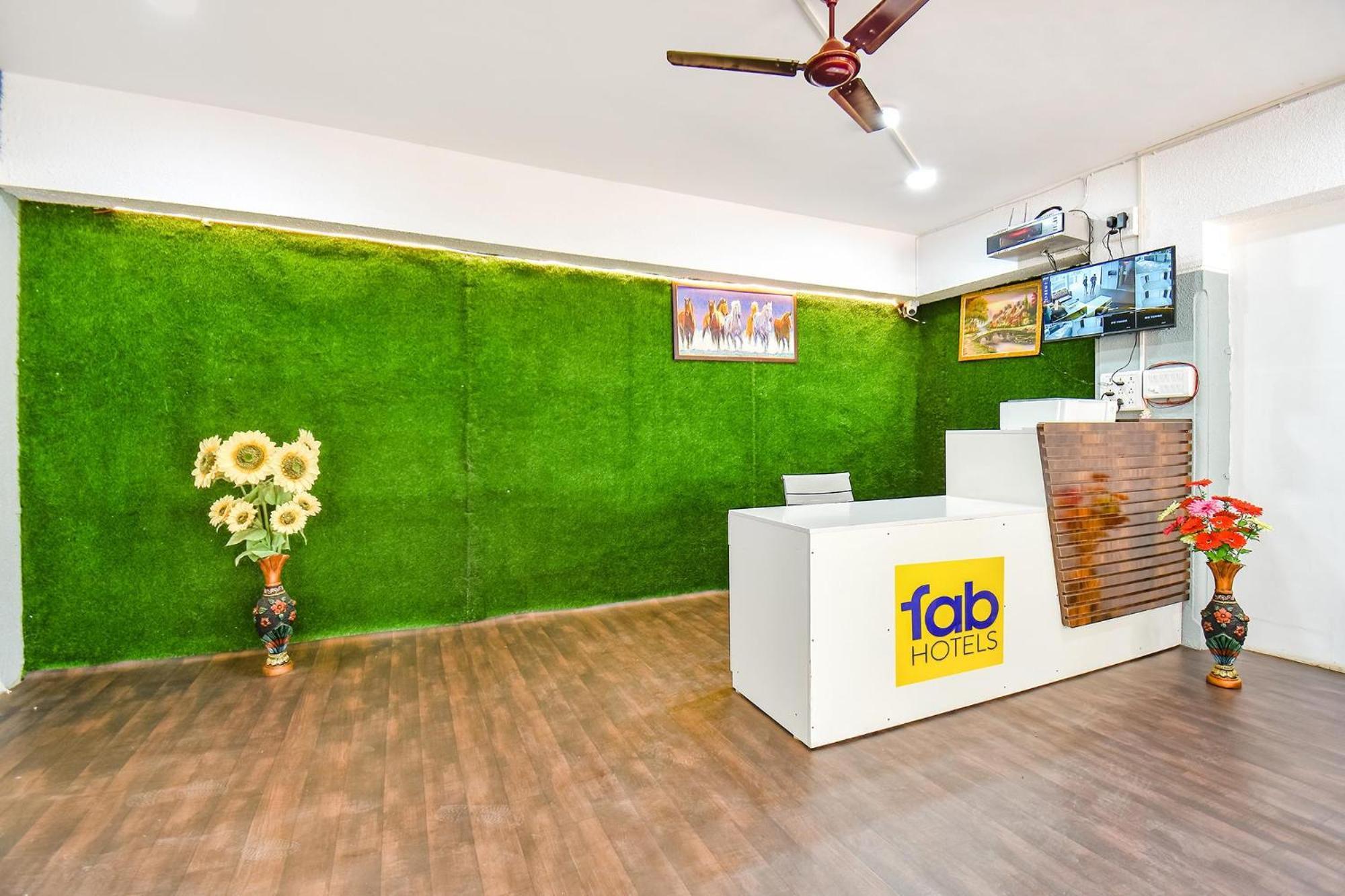 Fabhotel Skylight Studio Rooms - Nr Mcf Camp ปูเน่ ภายนอก รูปภาพ