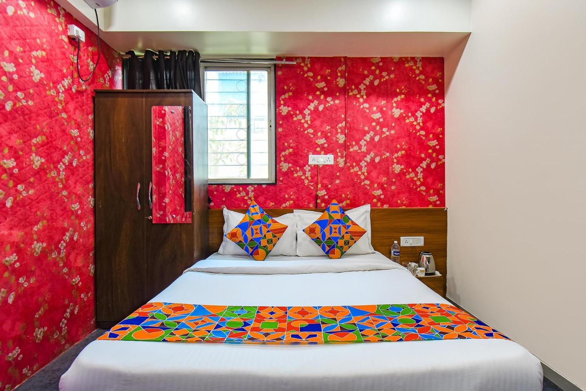 Fabhotel Skylight Studio Rooms - Nr Mcf Camp ปูเน่ ภายนอก รูปภาพ
