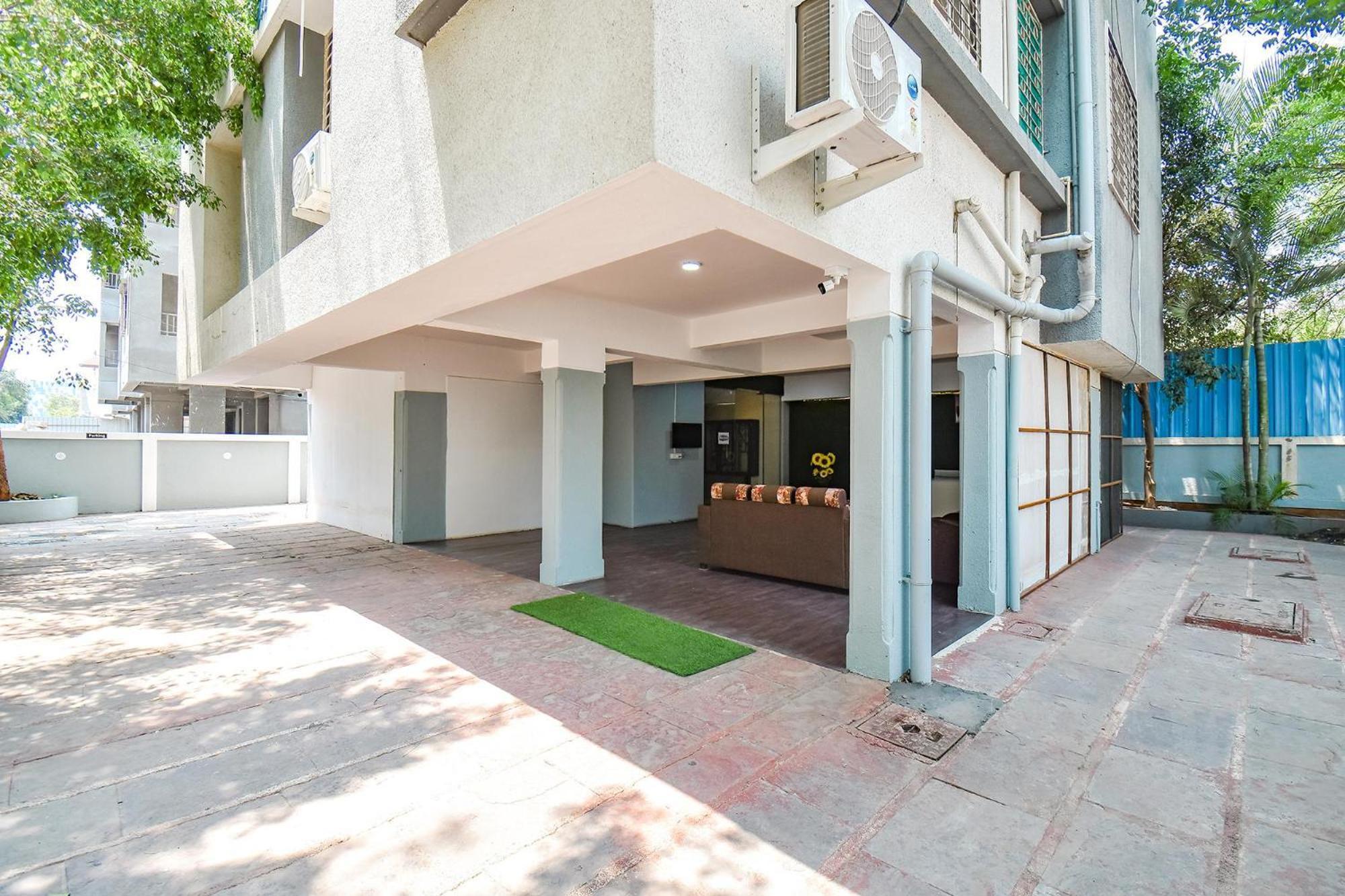 Fabhotel Skylight Studio Rooms - Nr Mcf Camp ปูเน่ ภายนอก รูปภาพ